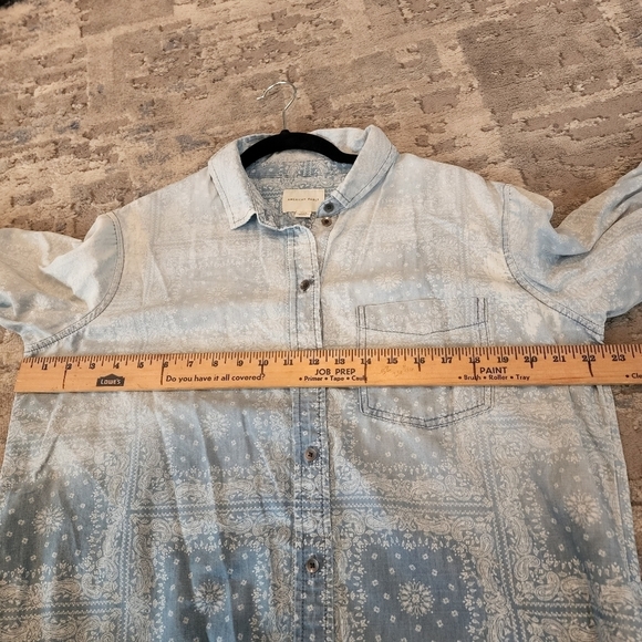 American Eagle Blue Ombre Long Sleeve Button Down Chambray Shirt Small Oversized - Picture 16 of 16